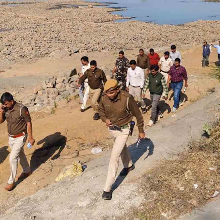 সিউড়ির তিলপাড়া জলাধারের এলাকায় পুলিশ প্রশাসন, সংশ্লিষ্ট কর্মকর্তাদের পরিদর্শন।