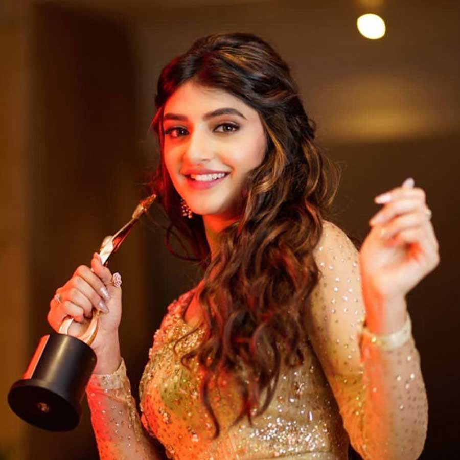 All need to know about actress Sreeleela and controversy related to her father