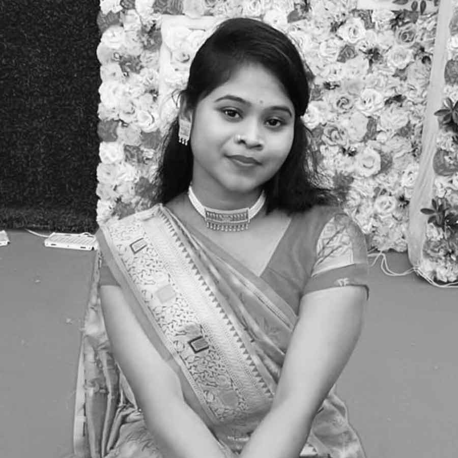 Nurse fell down in Durgapur housing complex, died dgtld