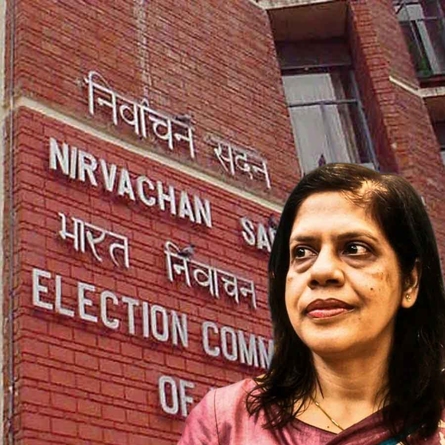 পশ্চিমবঙ্গের মুখ্যসচিব নন্দিনী চক্রবর্তী।