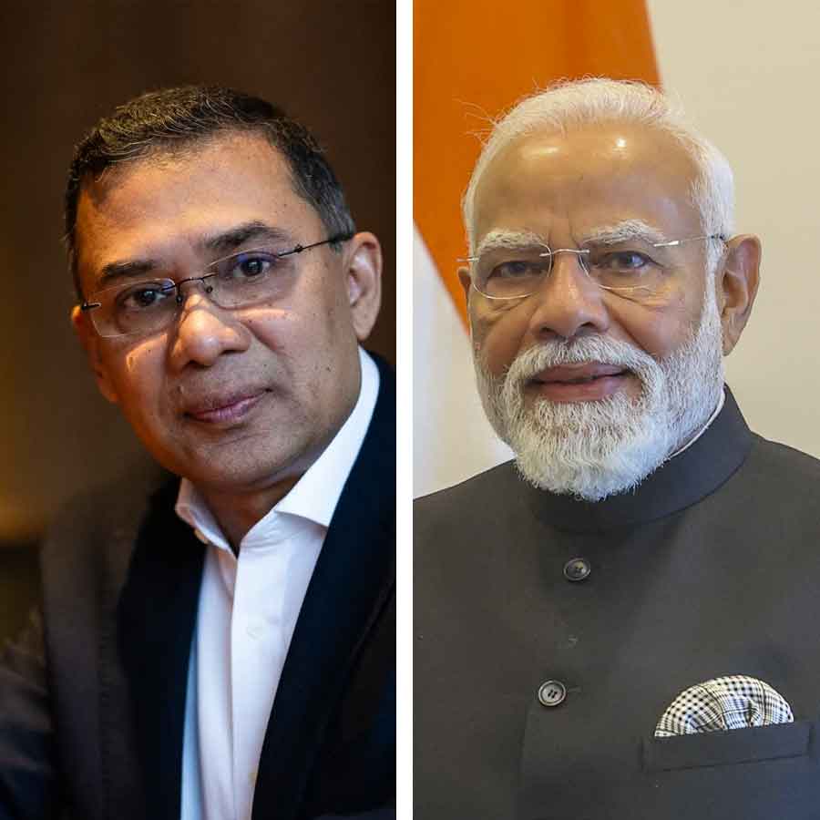 (বাঁ দিকে) তারেক রহমান। প্রধানমন্ত্রী নরেন্দ্র মোদী (ডান দিকে)।