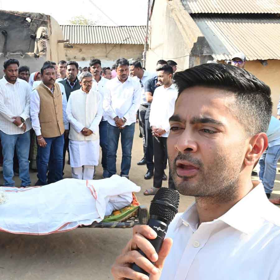 Abhishek Banerjee visited the house of Purulia migrant worker who died in Pune