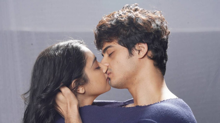 প্রেমদিবসে ভালবাসায় ডুবে দিব্যাণী মণ্ডল, দিব্যজ্যোতি দত্ত।