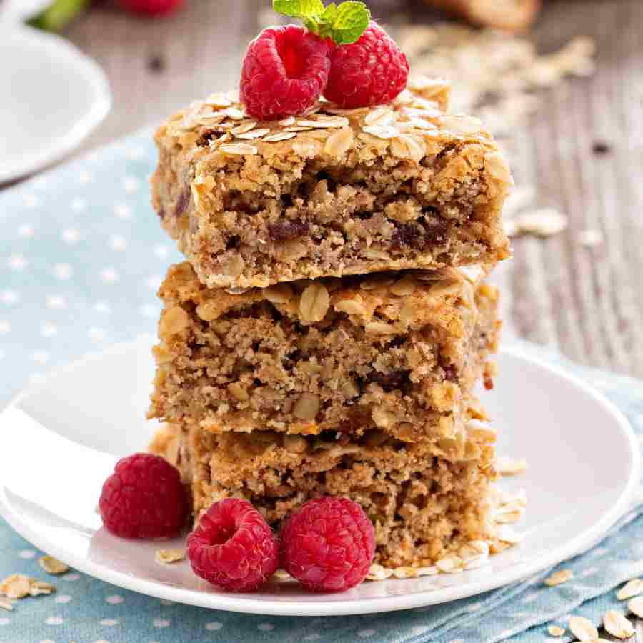 ওট্‌স-কাঠবাদামের কেক।