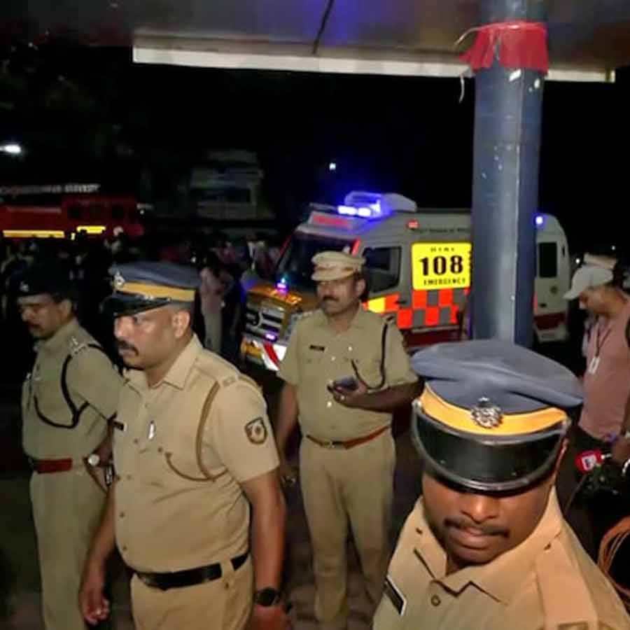 ঘটনাস্থলে পুলিশ। ছবি: সংগৃহীত।