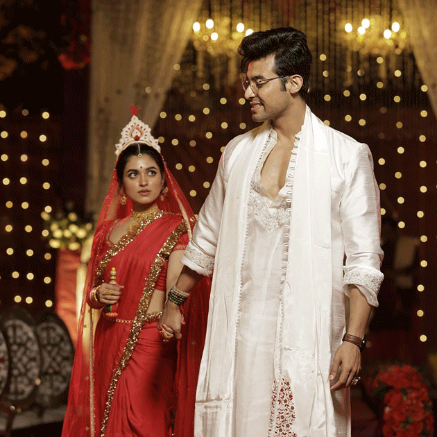 সাতপাকে বাঁধা পড়লেন রণজয়-শ্যামৌপ্তি।