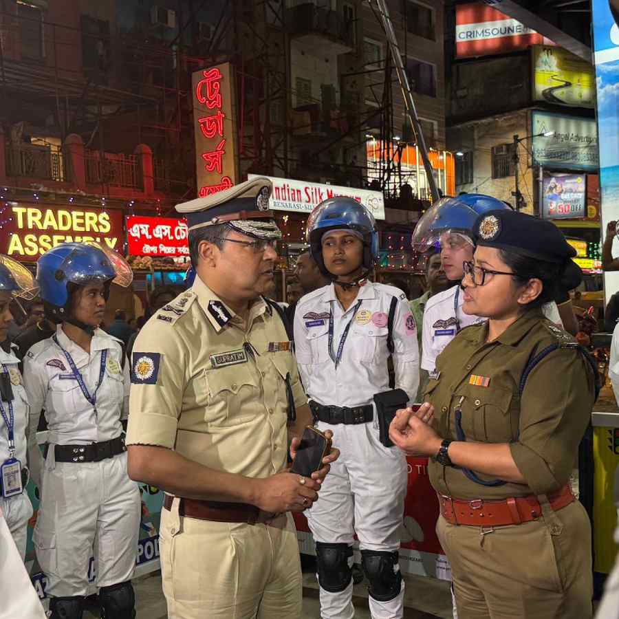 Police Commissioner Supratim Sarkar makes surprise visit to Kolkata streets on Saturday