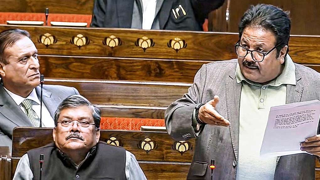 বক্তৃতা: বাজেট অধিবেশনের সময় রাজ্যসভায় বক্তব্য পেশ করছেন রাজীব শুক্ল।