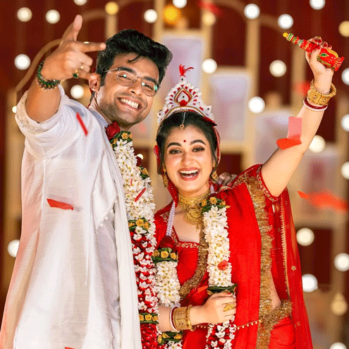 বিয়েতে ছকভাঙা সাজ রণজয়-শ্যামৌপ্তির।