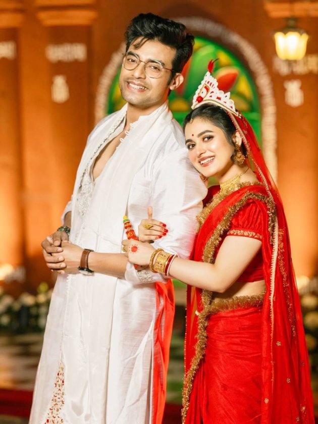 ‘তুমি যে আমার’ মোডে রণজয়-শ্যামৌপ্তি।