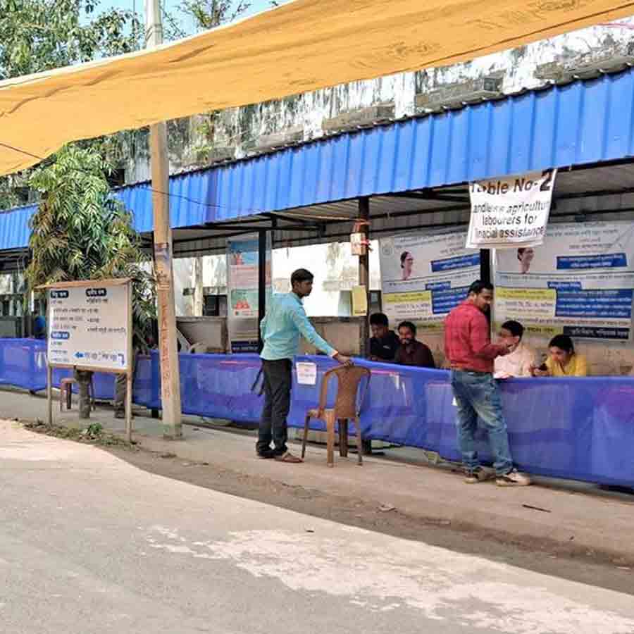 সুতাহাটা বিডিও অফিসে যুব সাথী শিবির কার্যত ফাঁকা।