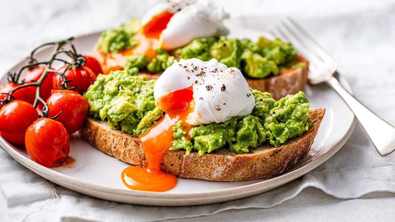 অ্যাভোকাডো দিয়ে বানাতে পারেন নানা রকমের পদ।