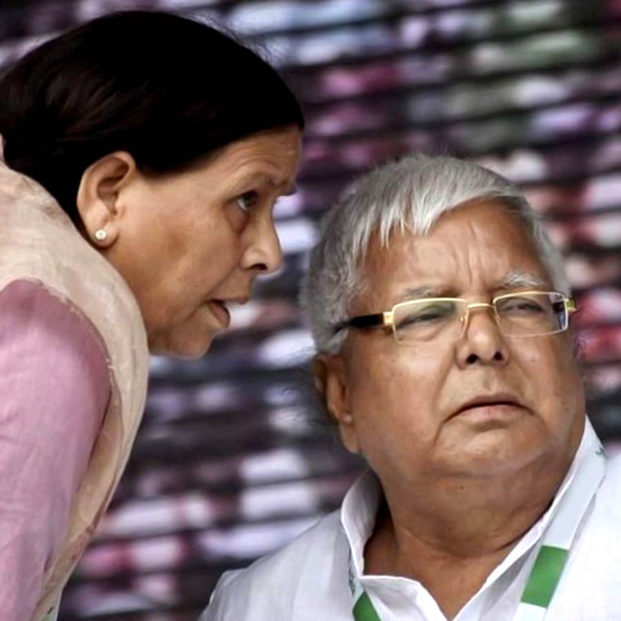 Lalu Yadav, Rabri Devi pleads not guilty in land-for-job case