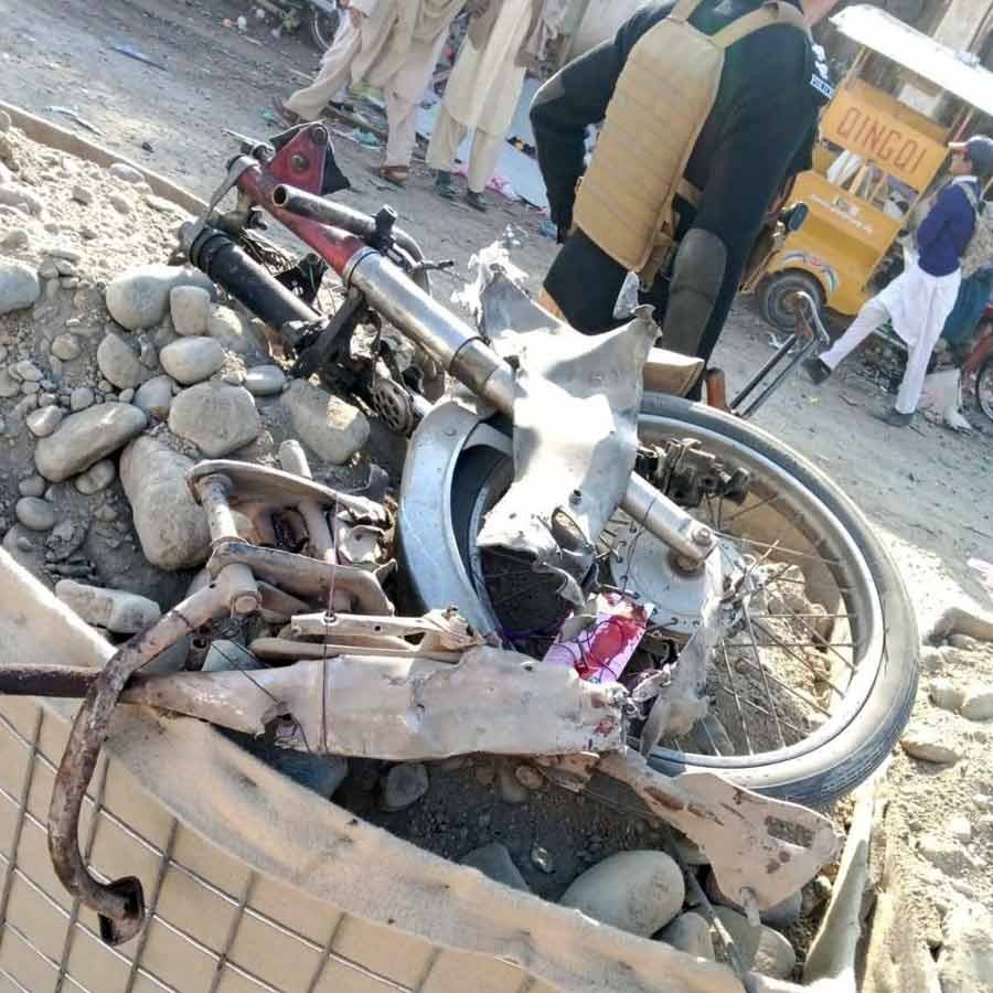 পাকিস্তানের খাইবার পাখতুনখোয়ায় সোমবার দুপুরে বিস্ফোরণ হয় একটি অটোয়।