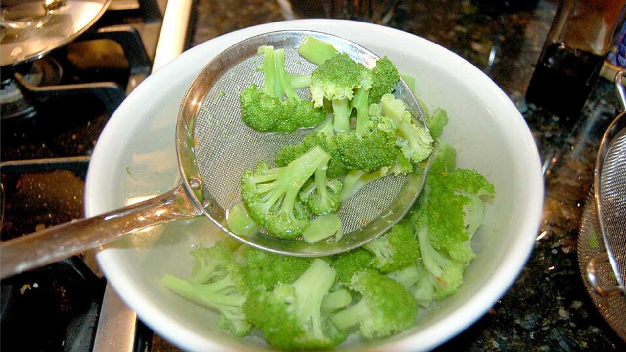 সব্জি ব্লাঞ্চিংয়ের অর্থ কী?