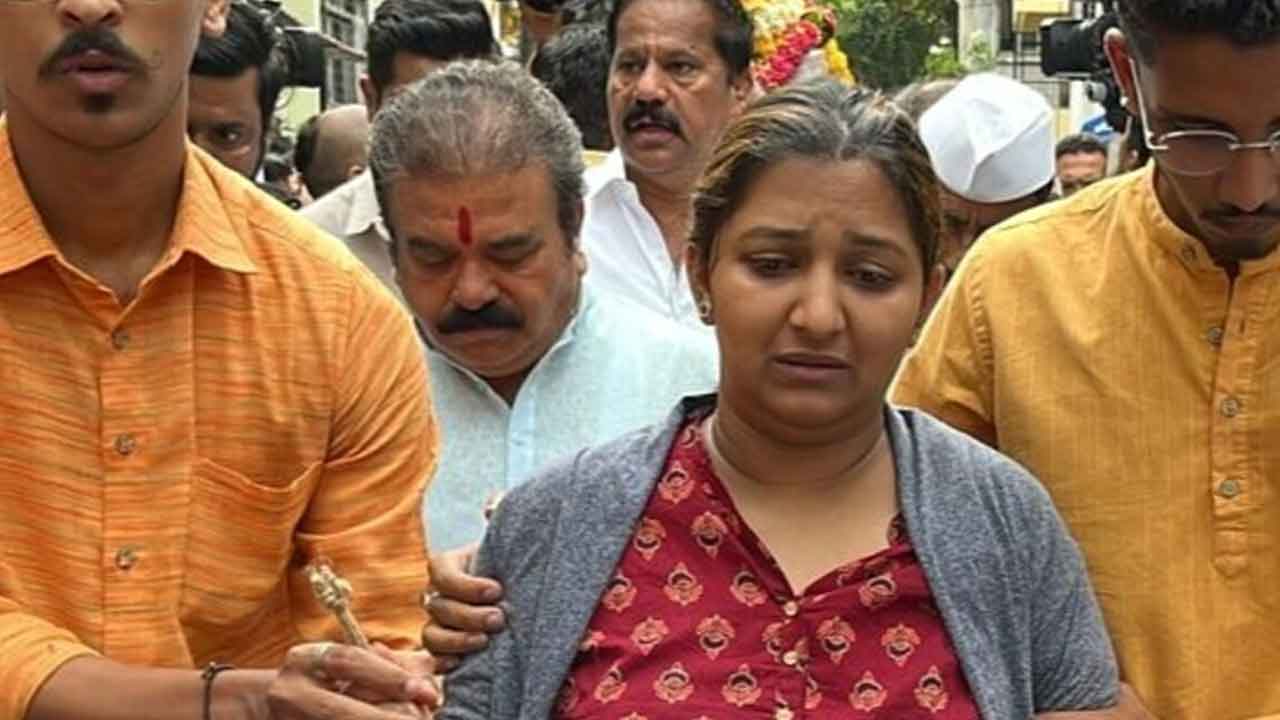 আশাবরী জগদালে।