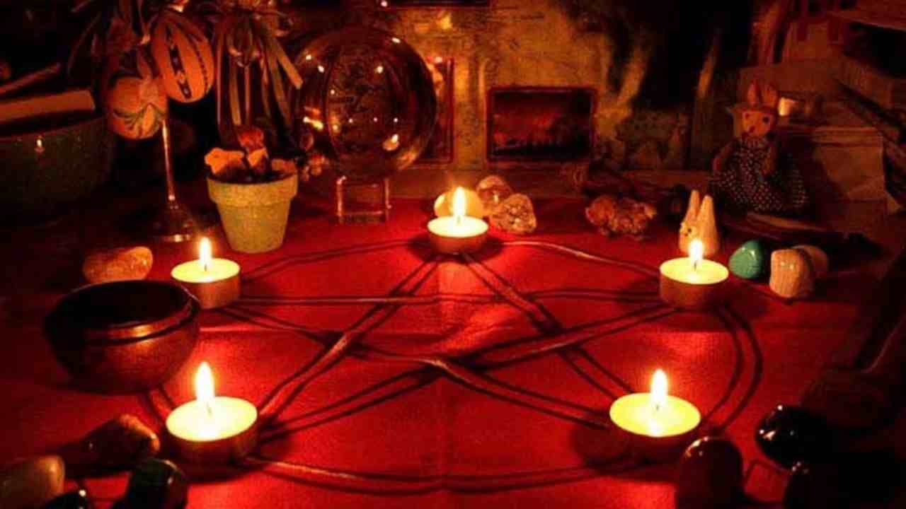 বান্ধবীকে খুনের পরে ‘তন্ত্রমন্ত্র’ করার চেষ্টা করেন অভিযুক্ত যুবক।