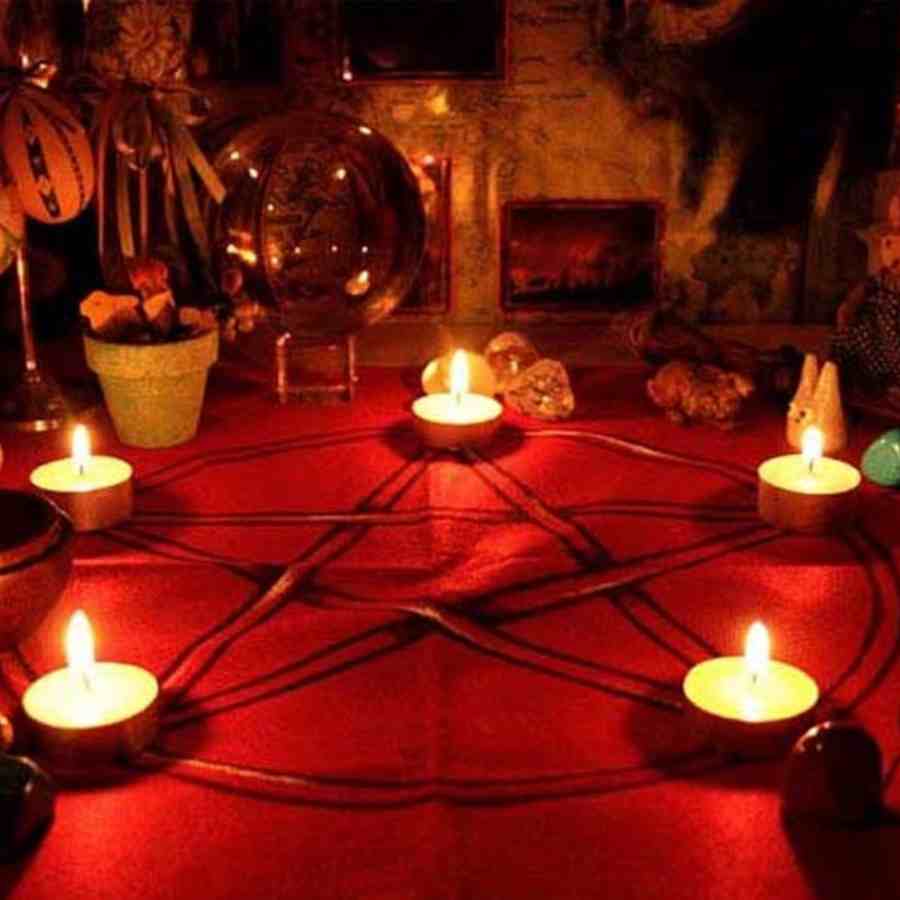 বান্ধবীকে খুনের পরে ‘তন্ত্রমন্ত্র’ করার চেষ্টা করেন অভিযুক্ত যুবক।