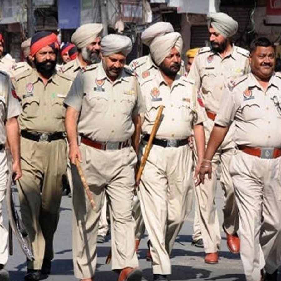 পঞ্জাবের রাস্তায় পুলিশের টহল।