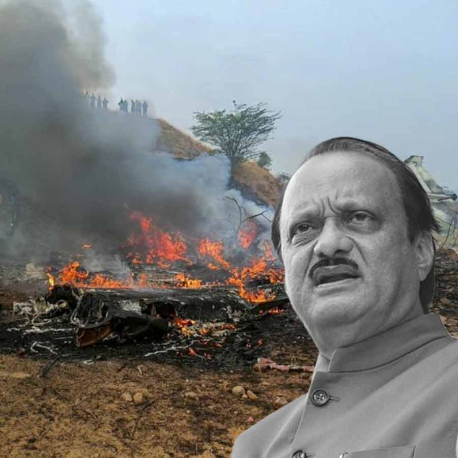 মহারাষ্ট্র প্রয়াত উপমুখ্যমন্ত্রী অজিত পওয়ার।