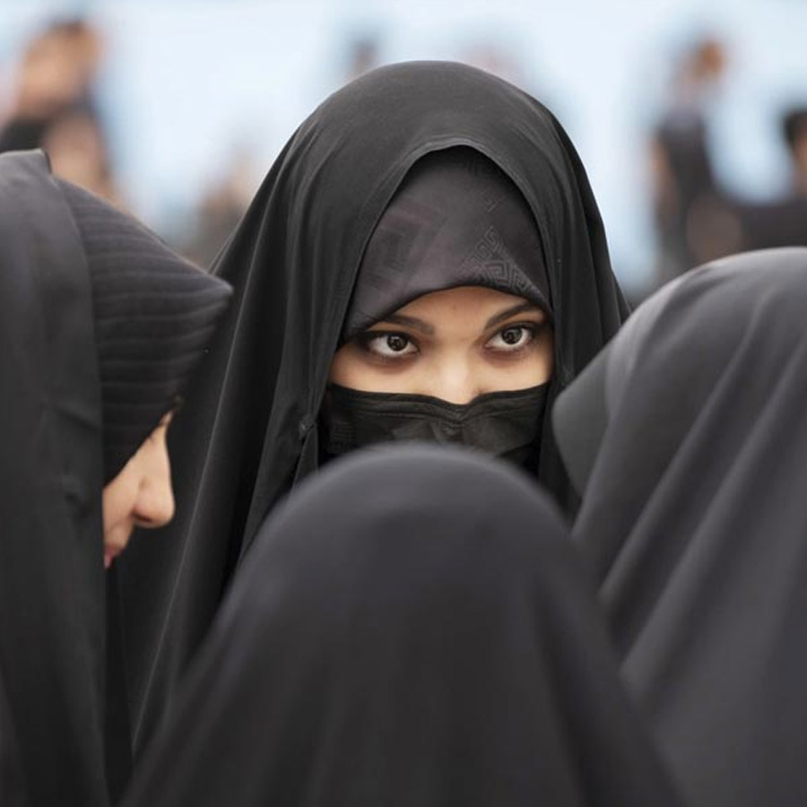 Does Reza Pahlavi, exile Crown Prince of Iran get back his power like Tarique Rahman of Bangladesh