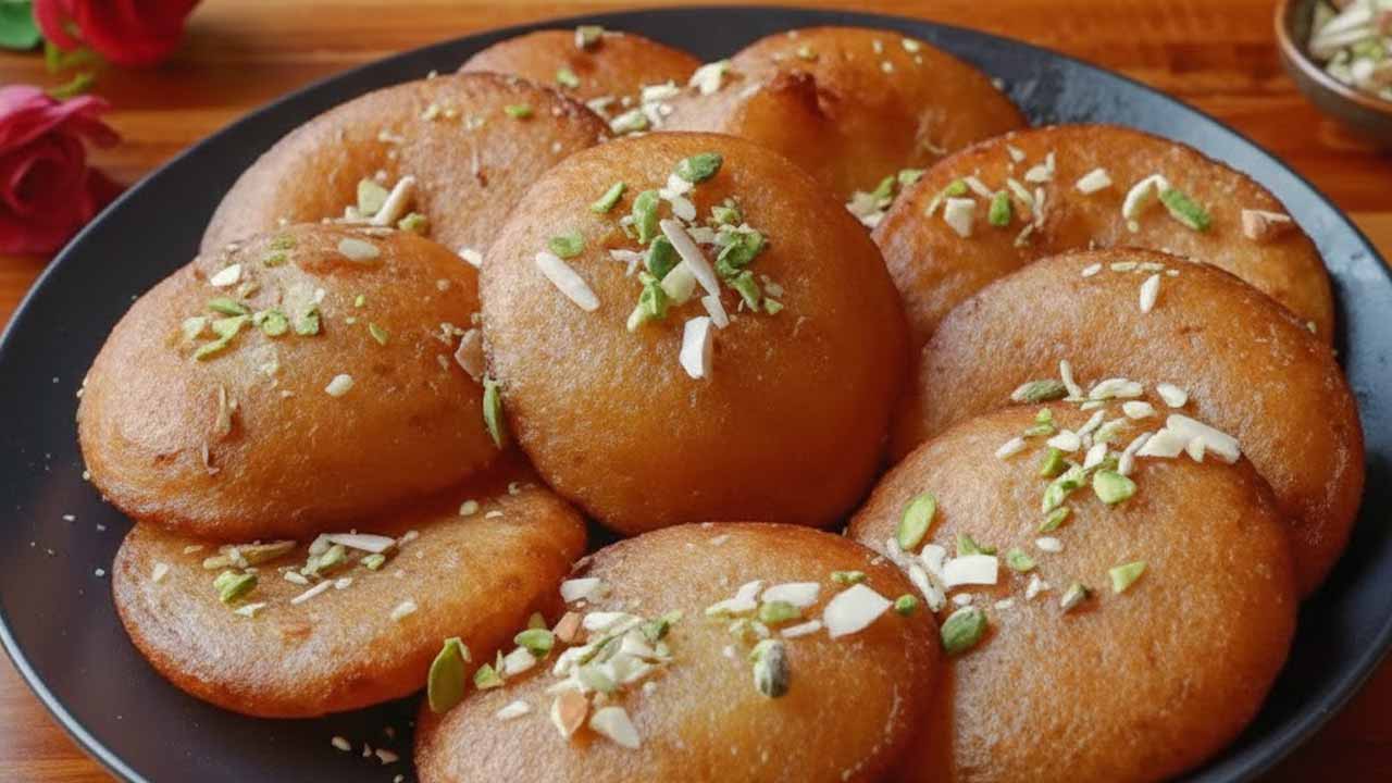 ভিন্ন স্বাদের মালপোয়া।