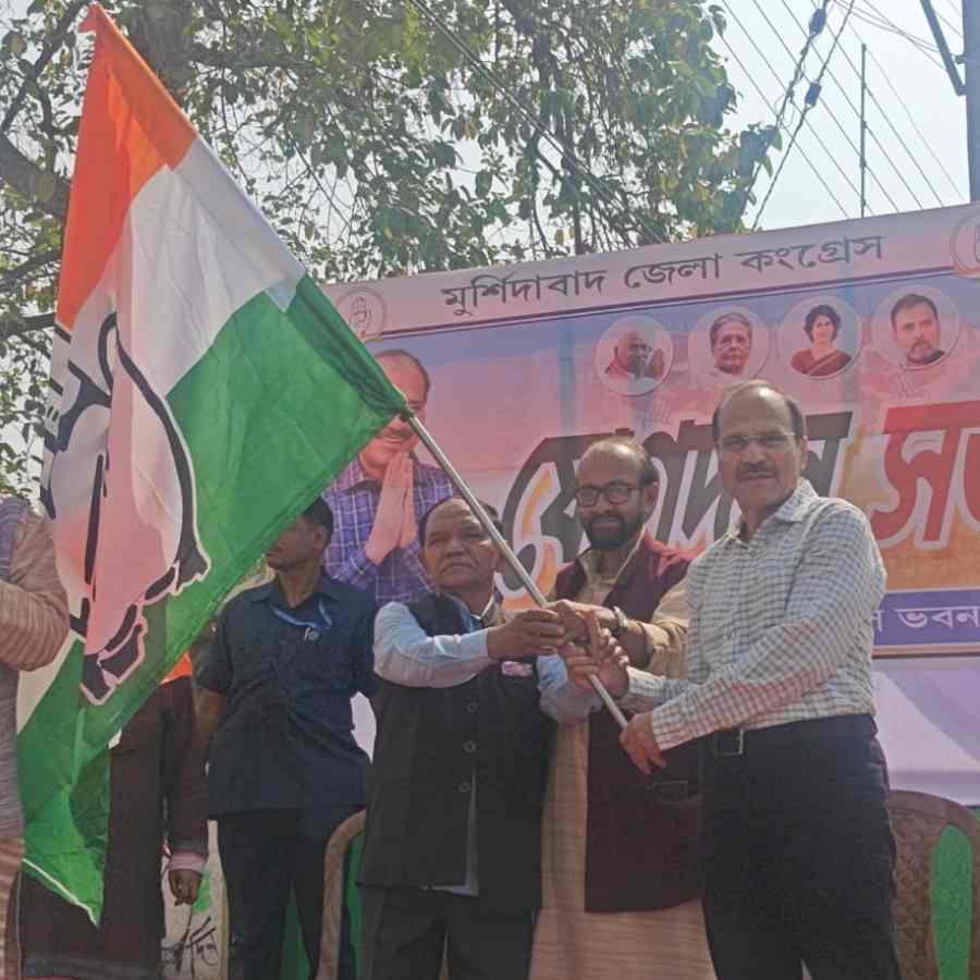 কংগ্রেসে ফিরলেন ভগবানগোলার প্রাক্তন বিধায়ক আবু সুফিয়ান সরকার।