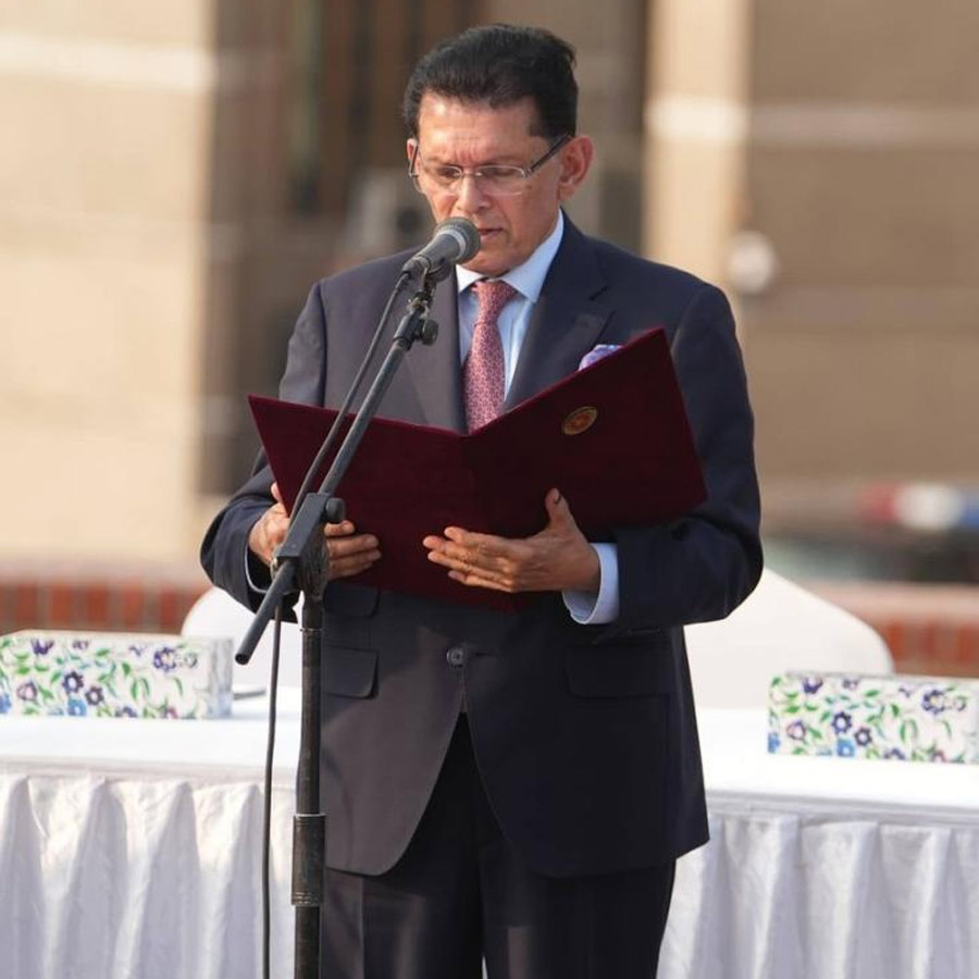 খলিলুরের শপথগ্রহণ।