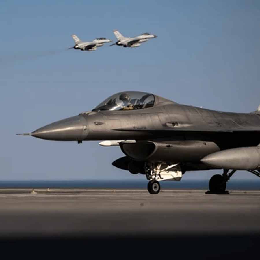 US sends F-22s, F-35s, F-16s in major 50-jet deployment to Middle East