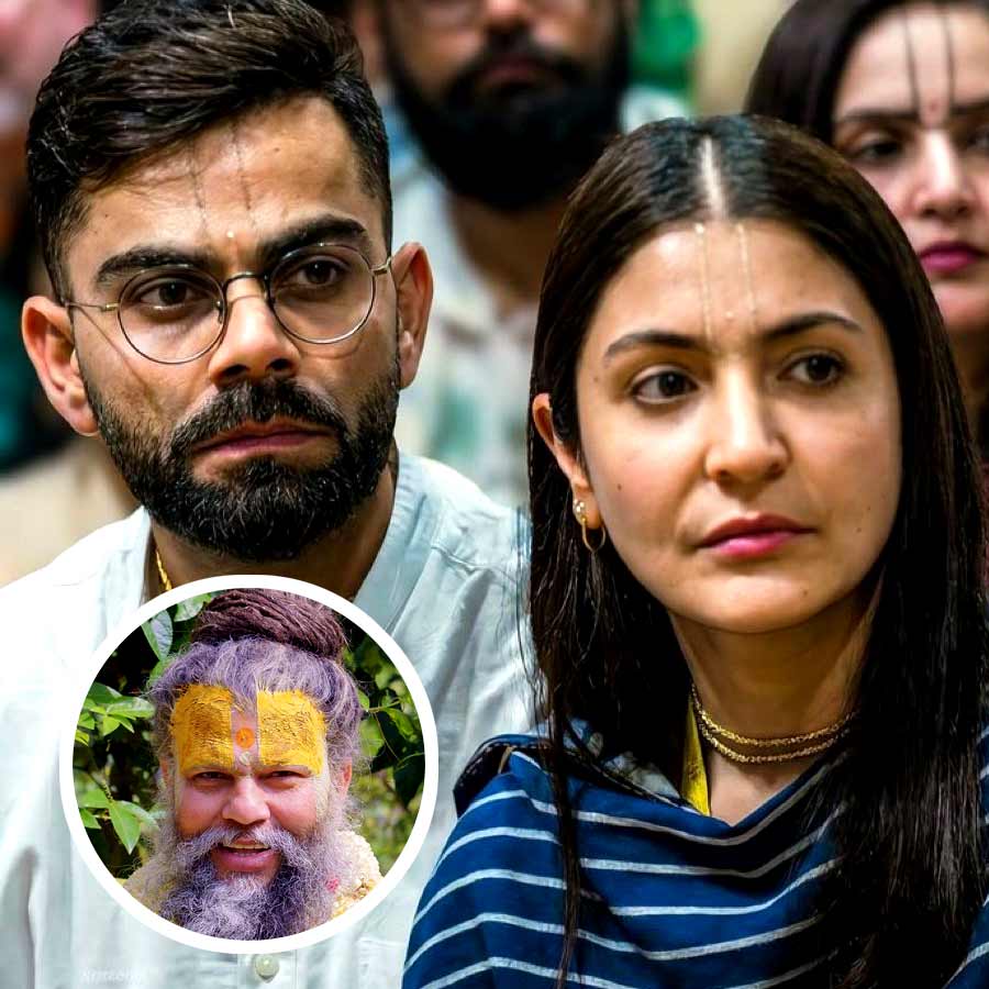 বিরাট-অনুষ্কা ফের প্রেমানন্দের আশ্রমে।