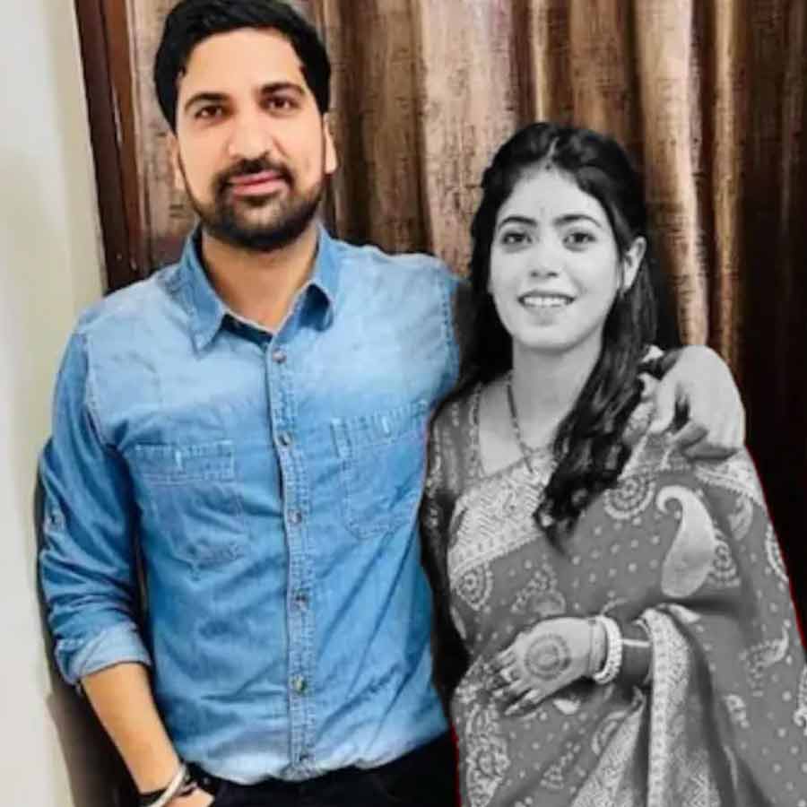 অংশুল এবং তাঁর স্ত্রী মেহেক। ছবি: সংগৃহীত।