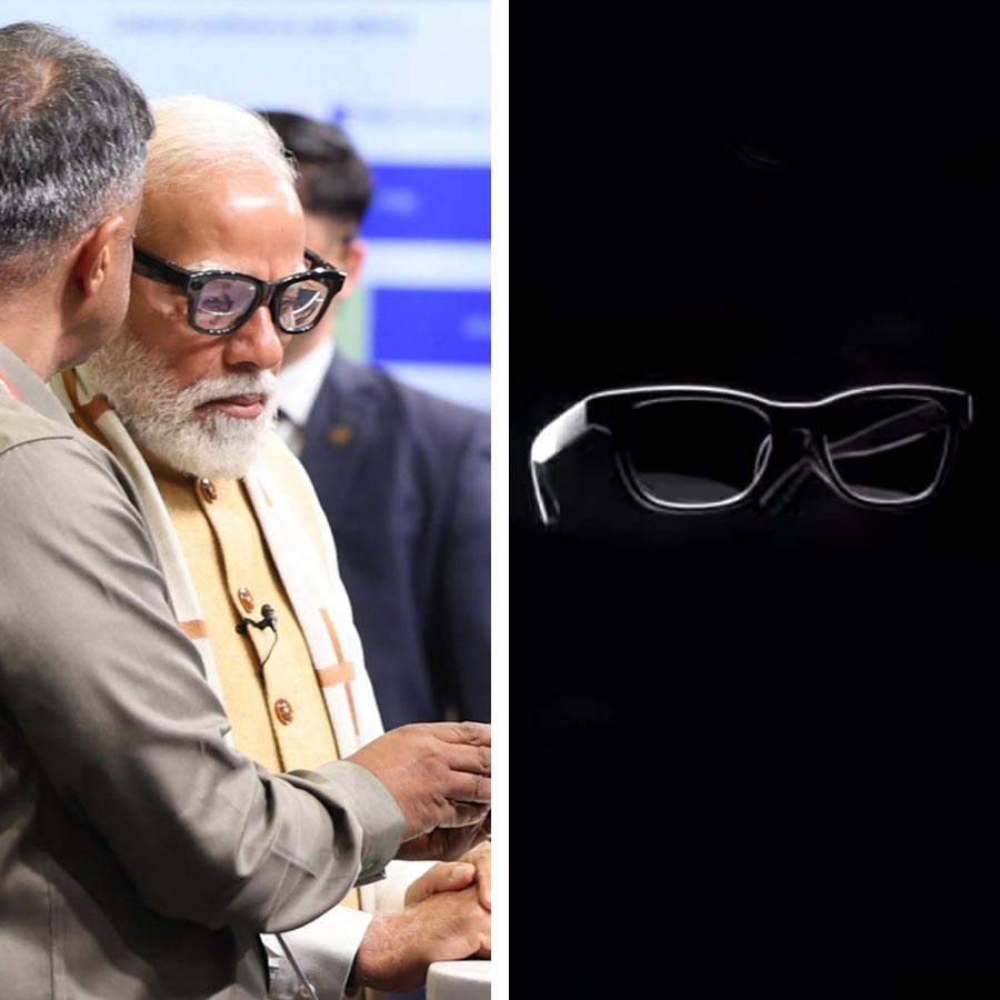 কেজ় পরে দেখলেন প্রধানমন্ত্রী নরেন্দ্র মোদী।