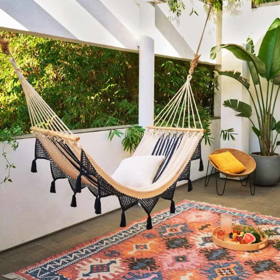 দোলনা নয় হ্যামক রাখুন বাড়িতে