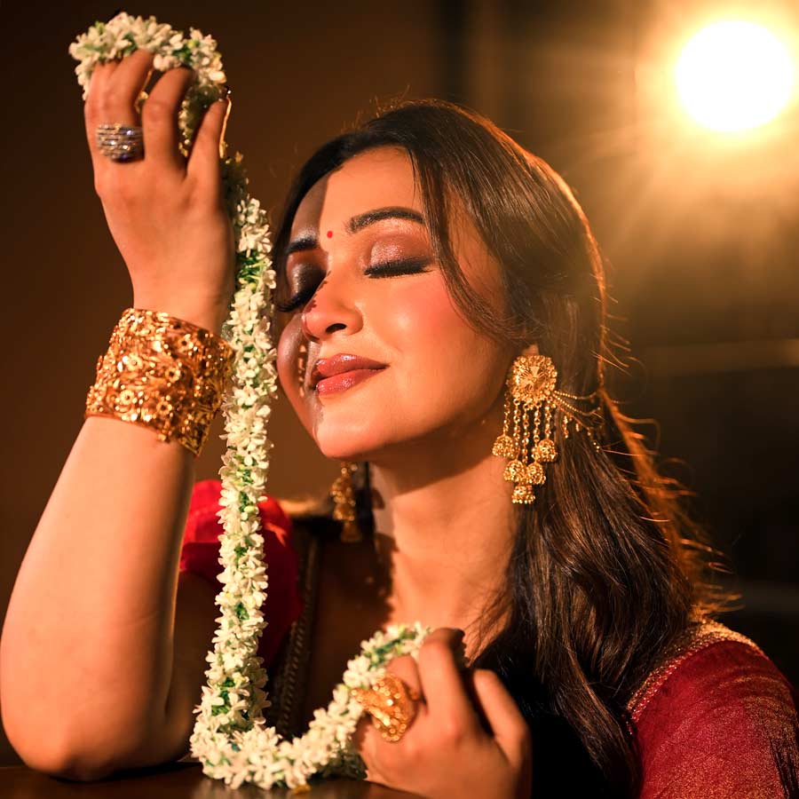 প্রভাবশালী পরিবারের ঘনিষ্ঠ হওয়া কি লাভজনক?