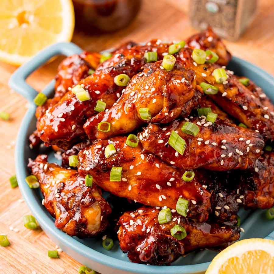 কোরিয়ান কায়দায় বানিয়ে ফেলুন চিকেন উইংগ্স।