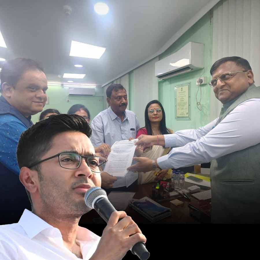 TMC gave deputation to the Election Commission on the complaint raised by Abhishek Banerjee