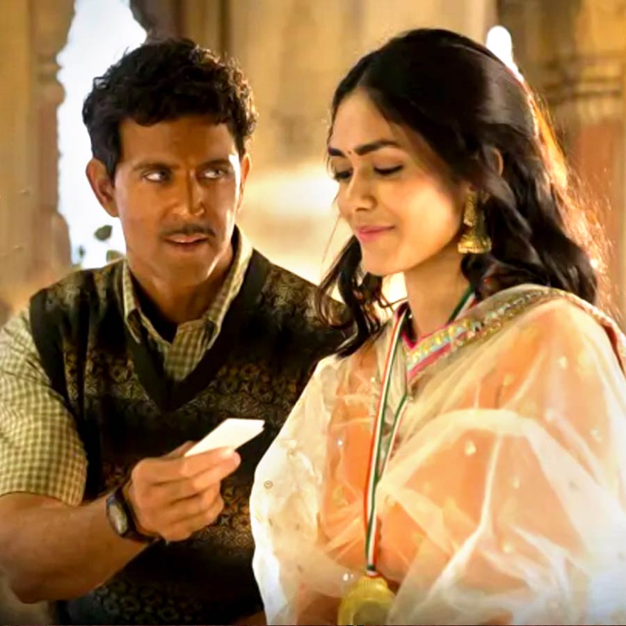 হৃতিককে দেখে হিংসা হয়েছিল মৃণালের প্রাক্তনের।