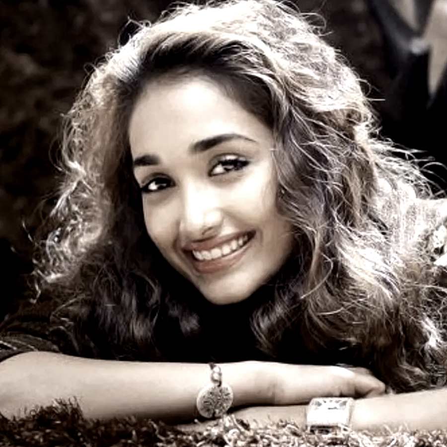 বাবার সঙ্গে দেখার করার কোনও আগ্রহ ছিল না জিয়া খানের।