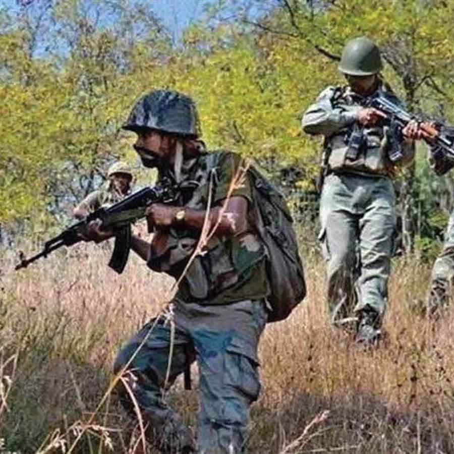 মাওবাদীদের বিরুদ্ধে তল্লাশি অভিযান। প্রতিনিধিত্বমূলক ছবি।