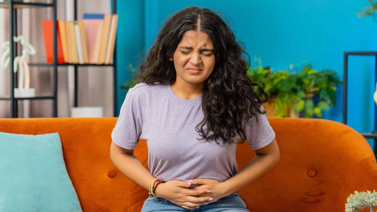 ঋতুস্রাবের সময় পেট ফাঁপার সমস্যা রুখতে ডায়েটে কী কী রাখবেন?