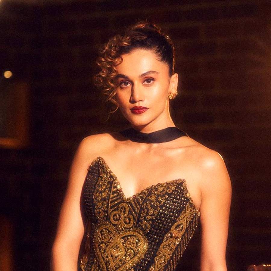 মুখোমুখি তাপসী পন্নু।