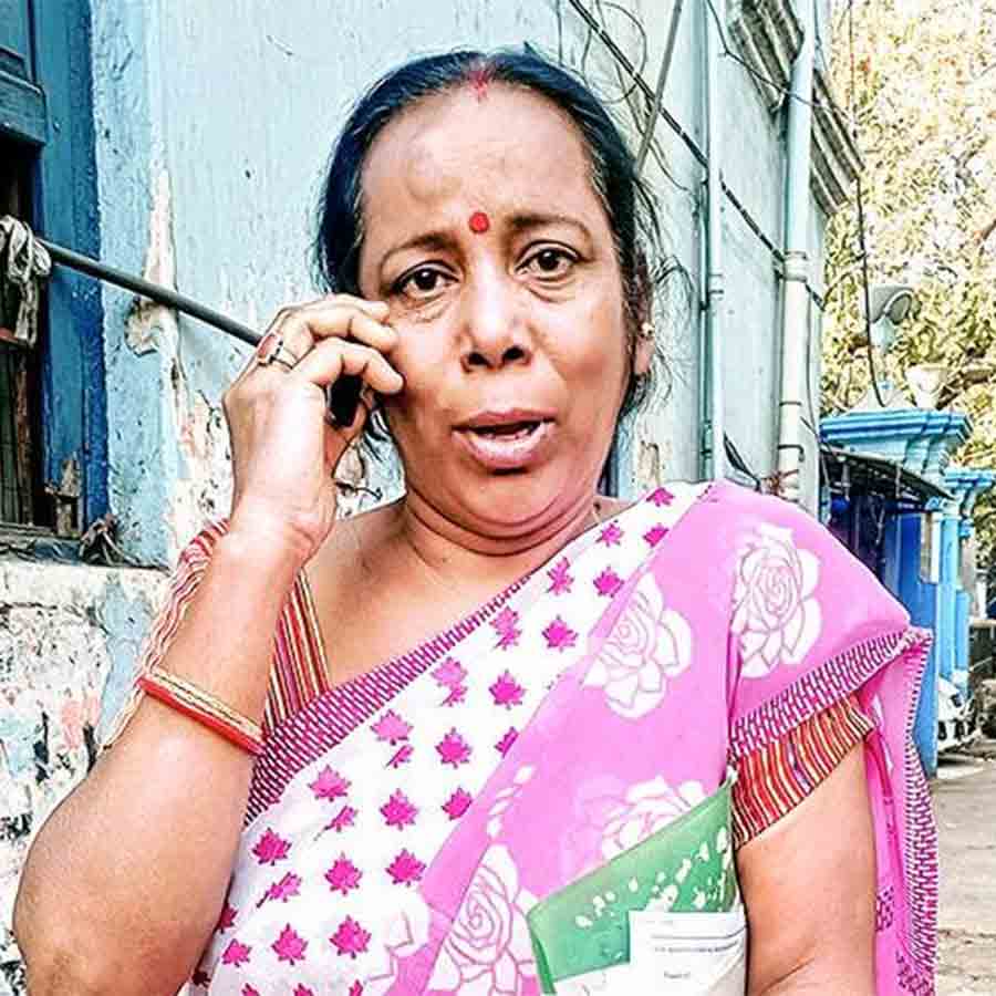 হাওড়া ময়দানে সমাজকল্যাণ দফতরে কবিতা মণ্ডল।