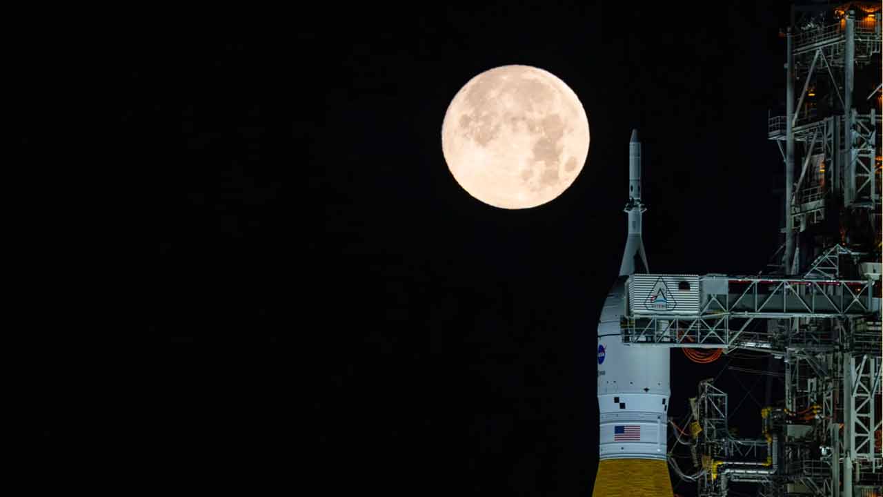 চাঁদে মানুষ পাঠানোর তোড়জোড় শুরু করেছে নাসা।