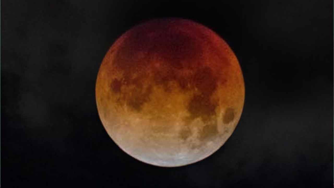 Total lunar eclipse on next month, can it be seen from India