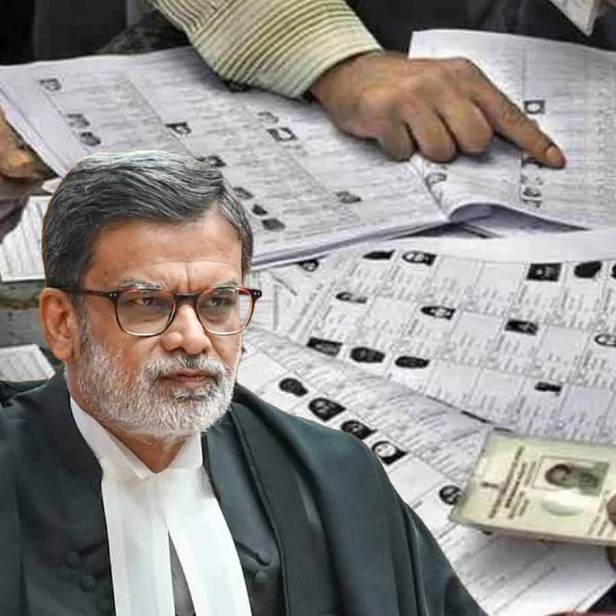 এসআইআর নিয়ে শনিবার বৈঠকে কলকাতা হাই কোর্টের প্রধান বিচারপতি সুজয় পাল।