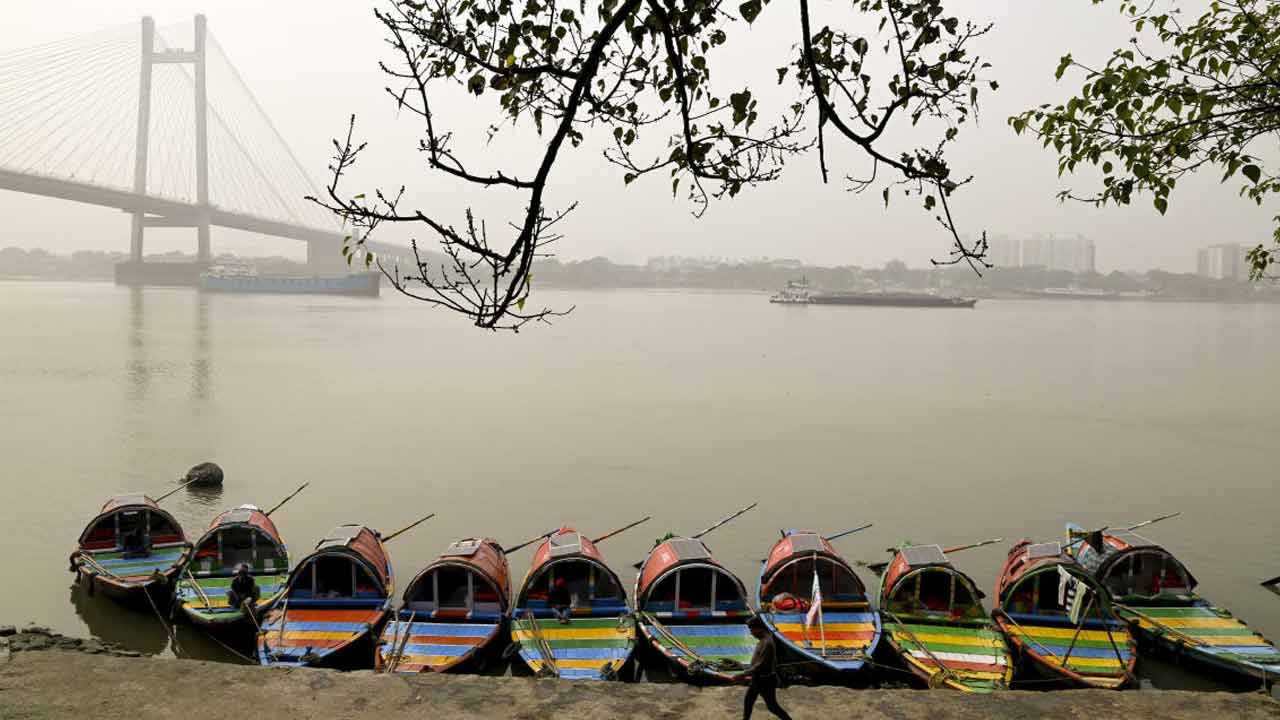ফাল্গুনের শুরুতেই ধীরে ধীরে বাড়ছে তাপমাত্রা।