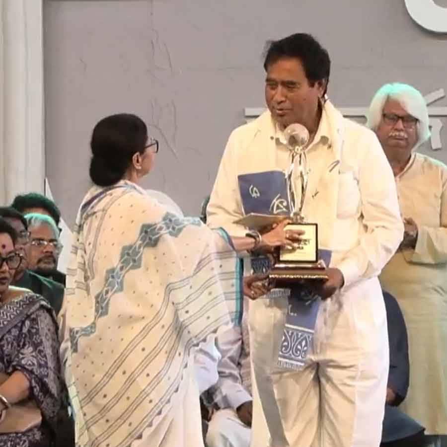 BJP MP Ananta Maharaj receives bangabibhusan from Chief Minister Mamata Banerjee