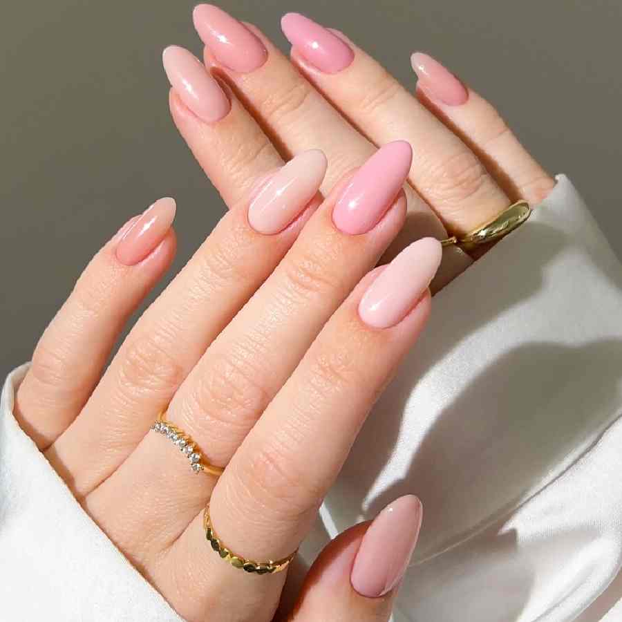 নখের ভাঙন রুখতে কী ভাবে কাজে লাগাবেন অলিভ অয়েল।