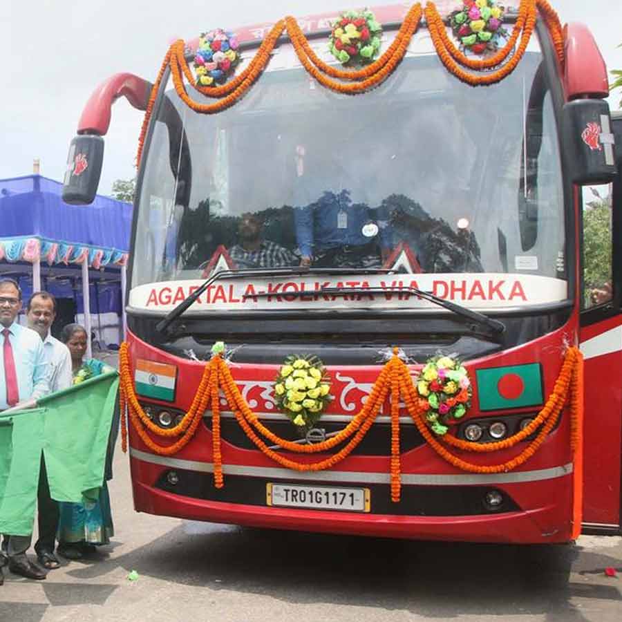 Trial run to resume Agartala-Kolkata via Dhaka bus service begins dgtl