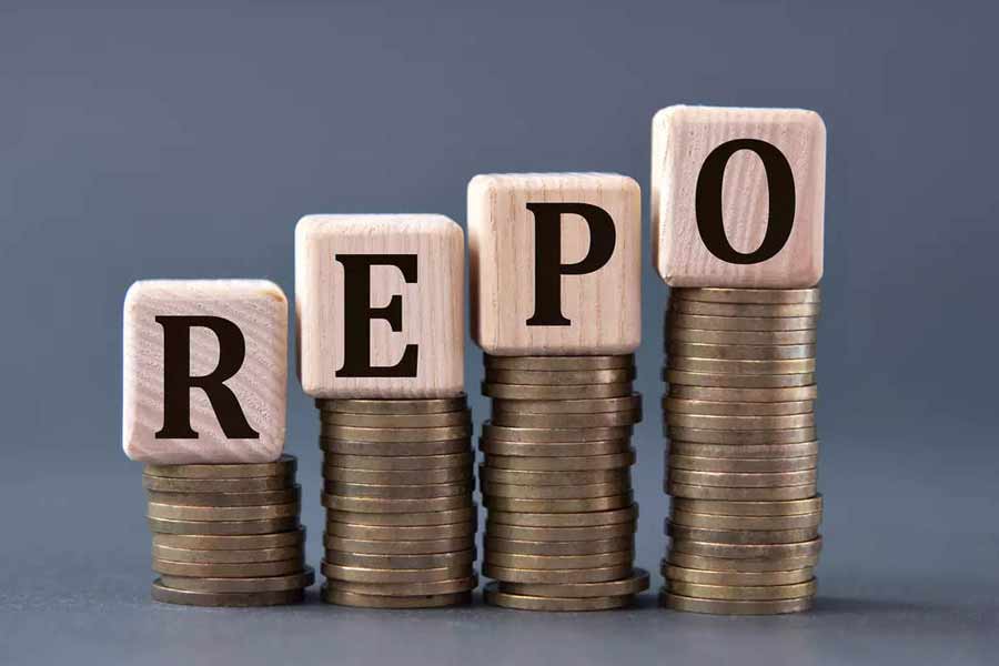 Indian Banks are losing liquid capital as investors prefers higher-yielding financial instruments such as mutual funds and equities